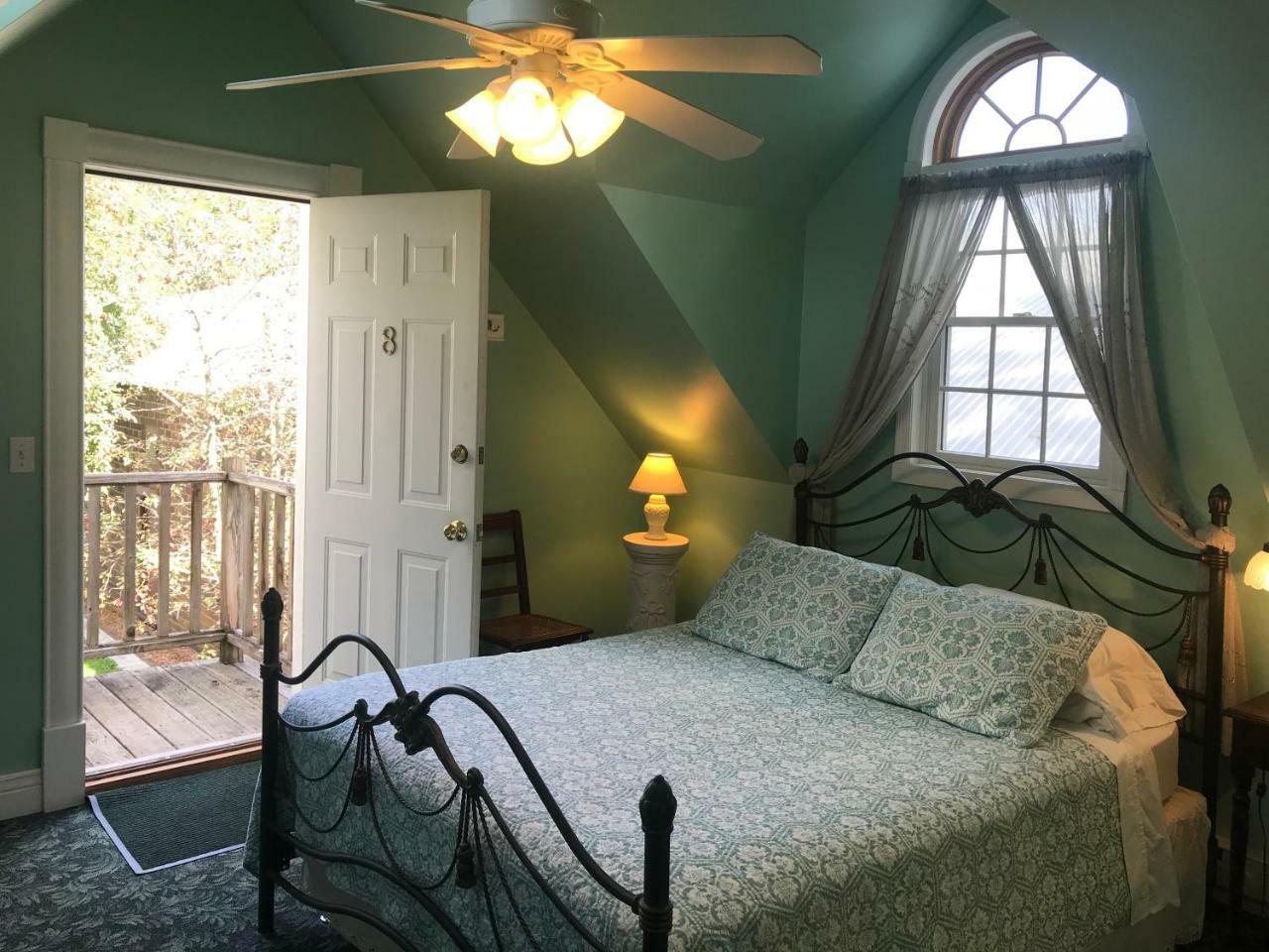 Andor Wenneson Historic Inn Peterson 外观 照片