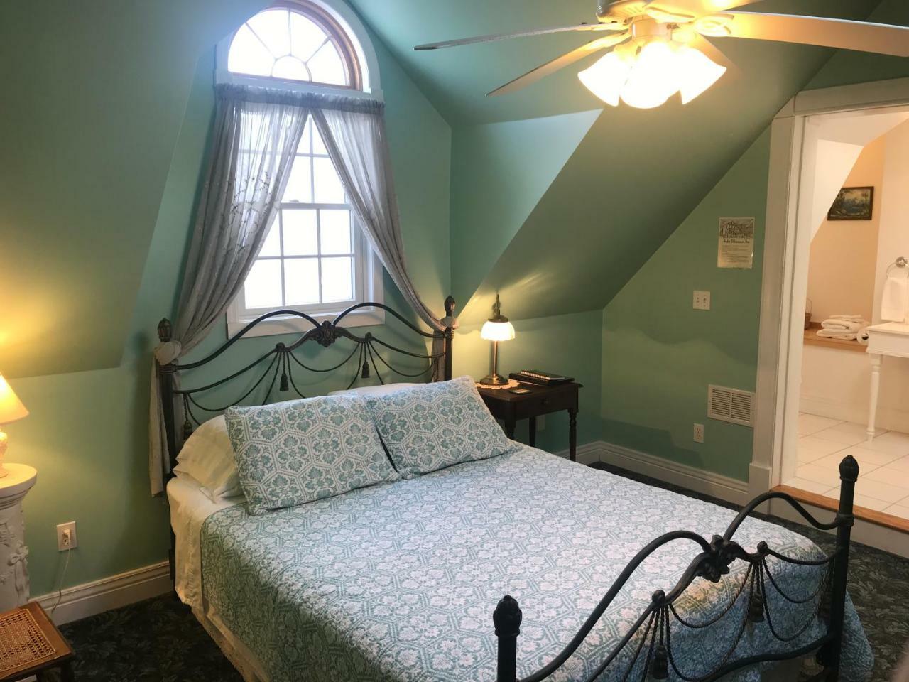 Andor Wenneson Historic Inn Peterson 外观 照片